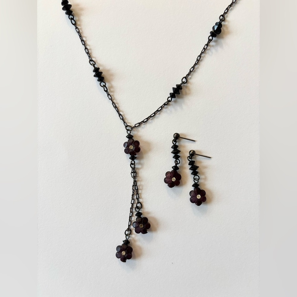 Vintage Y2K Black Chain Necklace and Earrings Set with Flower Accents